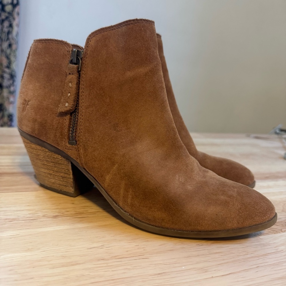 Frye Tan Suede‎ Ankle Booties - Picture 4 of 10